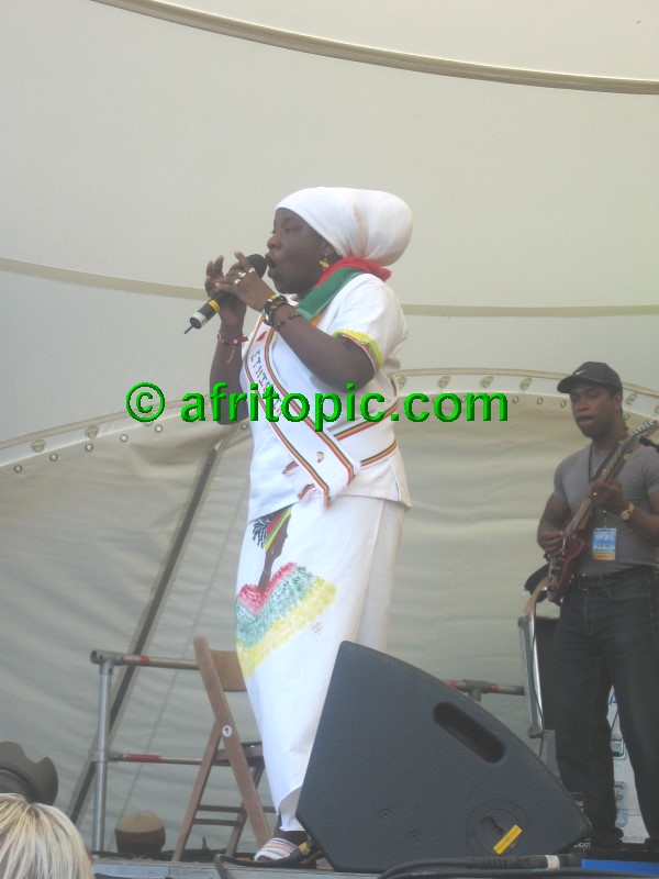 ../Images/AfricaFestival-28-29May05 184.jpg